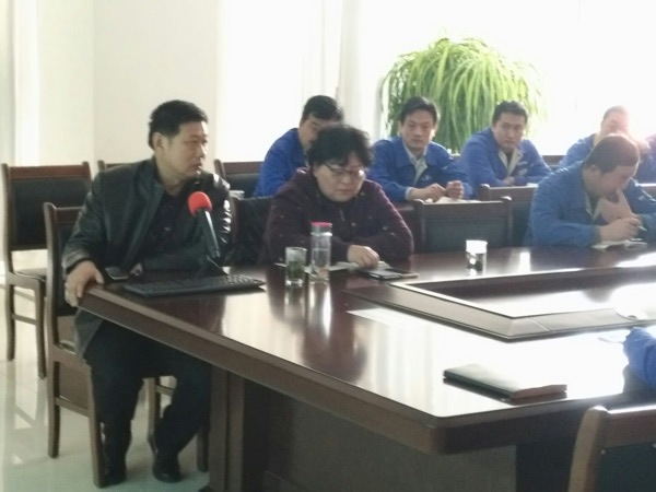 在魯泰紡織集團(tuán)舉行安全閥知識學(xué)習(xí)班